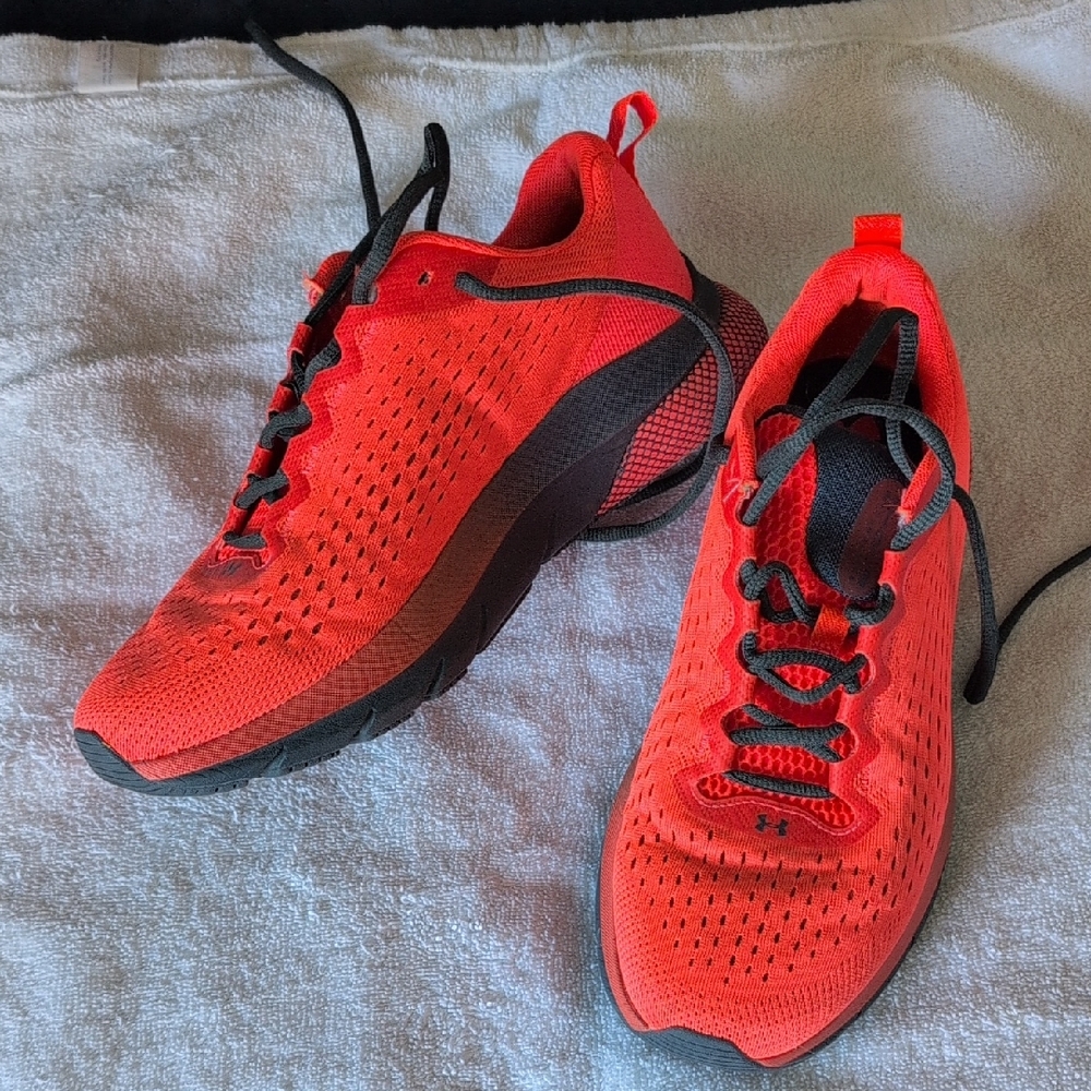 Under Armour HOVR Turbulence 8 1/2